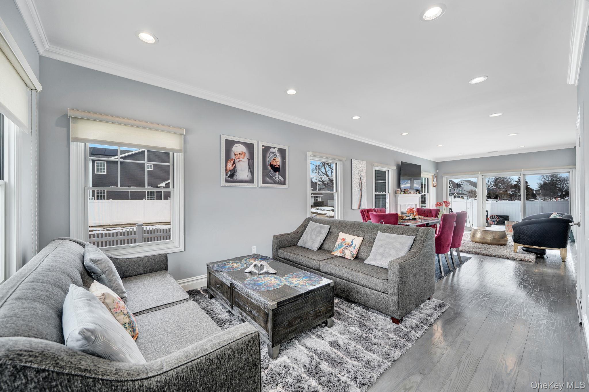 #11 photo, 79 Cherry Lane, מחוז נסאו Hicksville , NY 11801