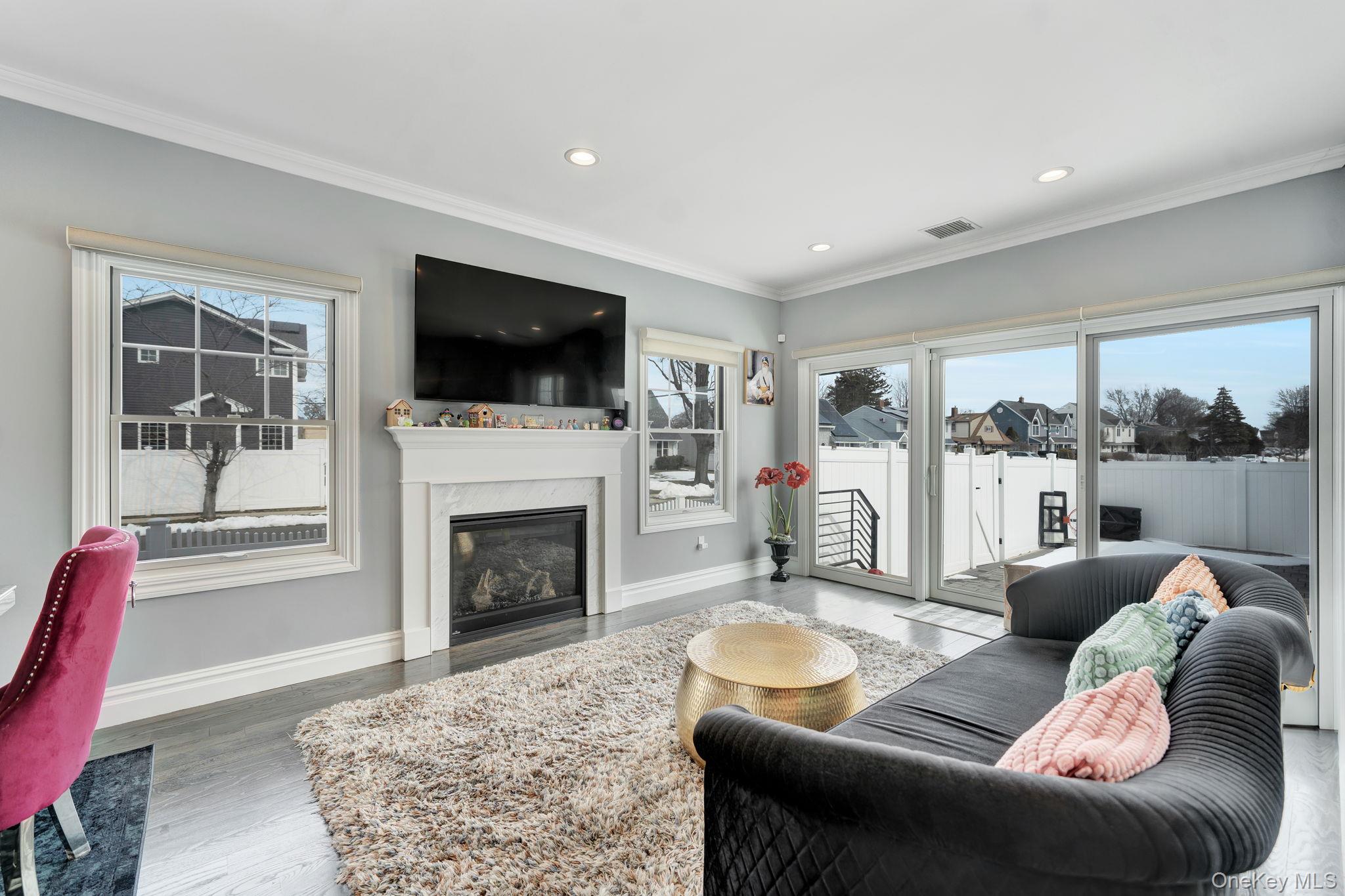 #12 photo, 79 Cherry Lane, מחוז נסאו Hicksville , NY 11801