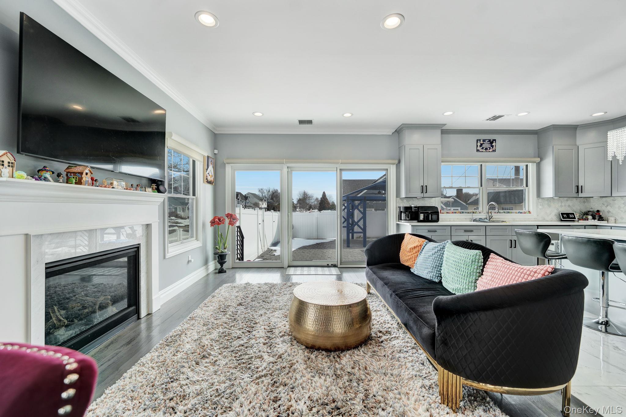 #17 photo, 79 Cherry Lane, מחוז נסאו Hicksville , NY 11801