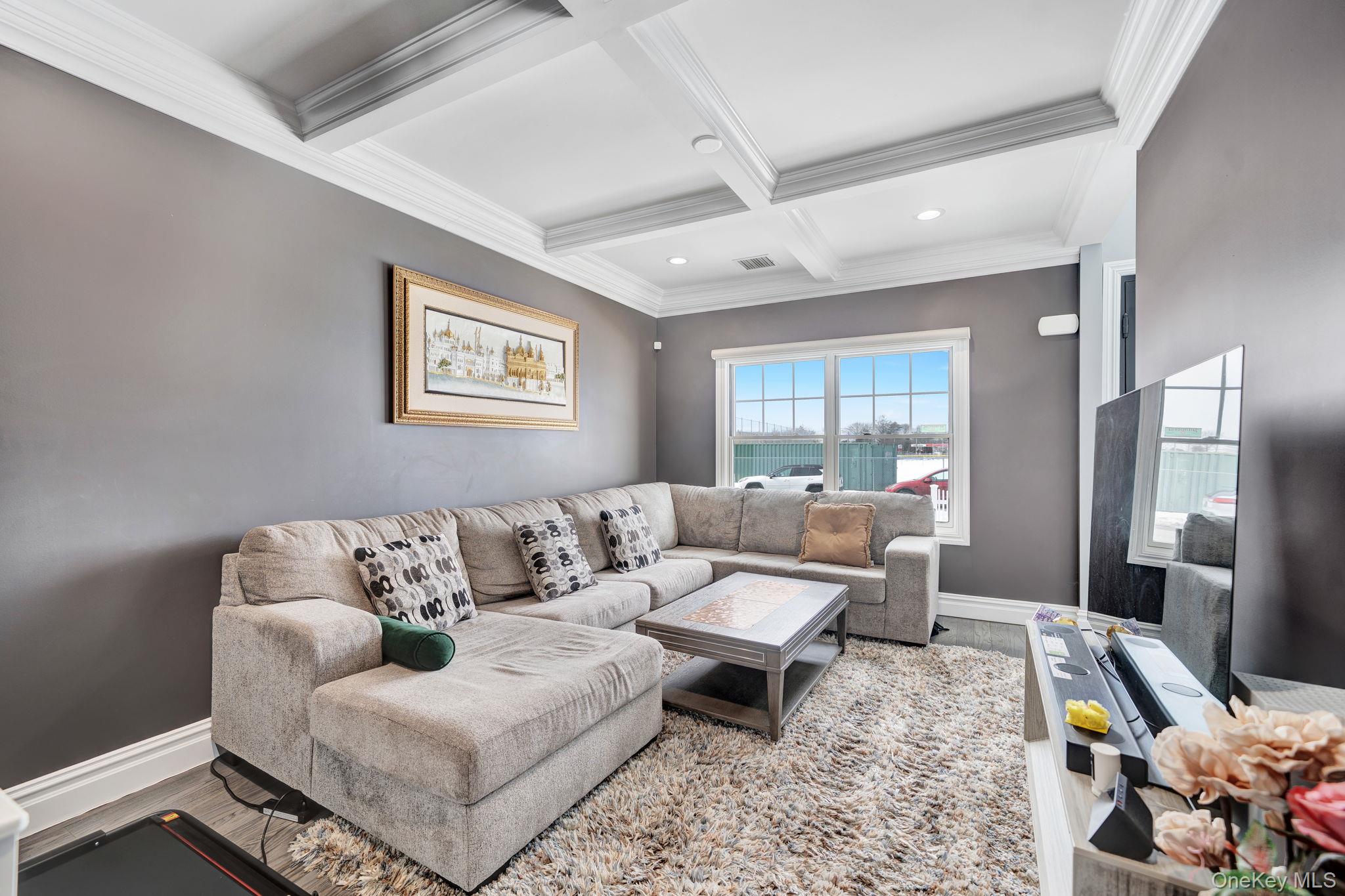 #8 photo, 79 Cherry Lane, מחוז נסאו Hicksville , NY 11801