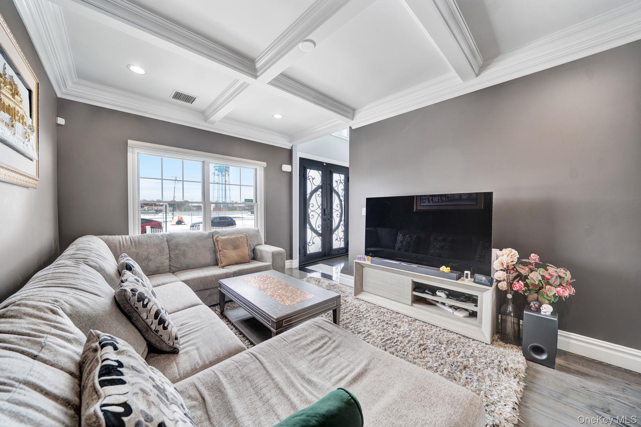 #9 photo, 79 Cherry Lane, מחוז נסאו Hicksville , NY 11801