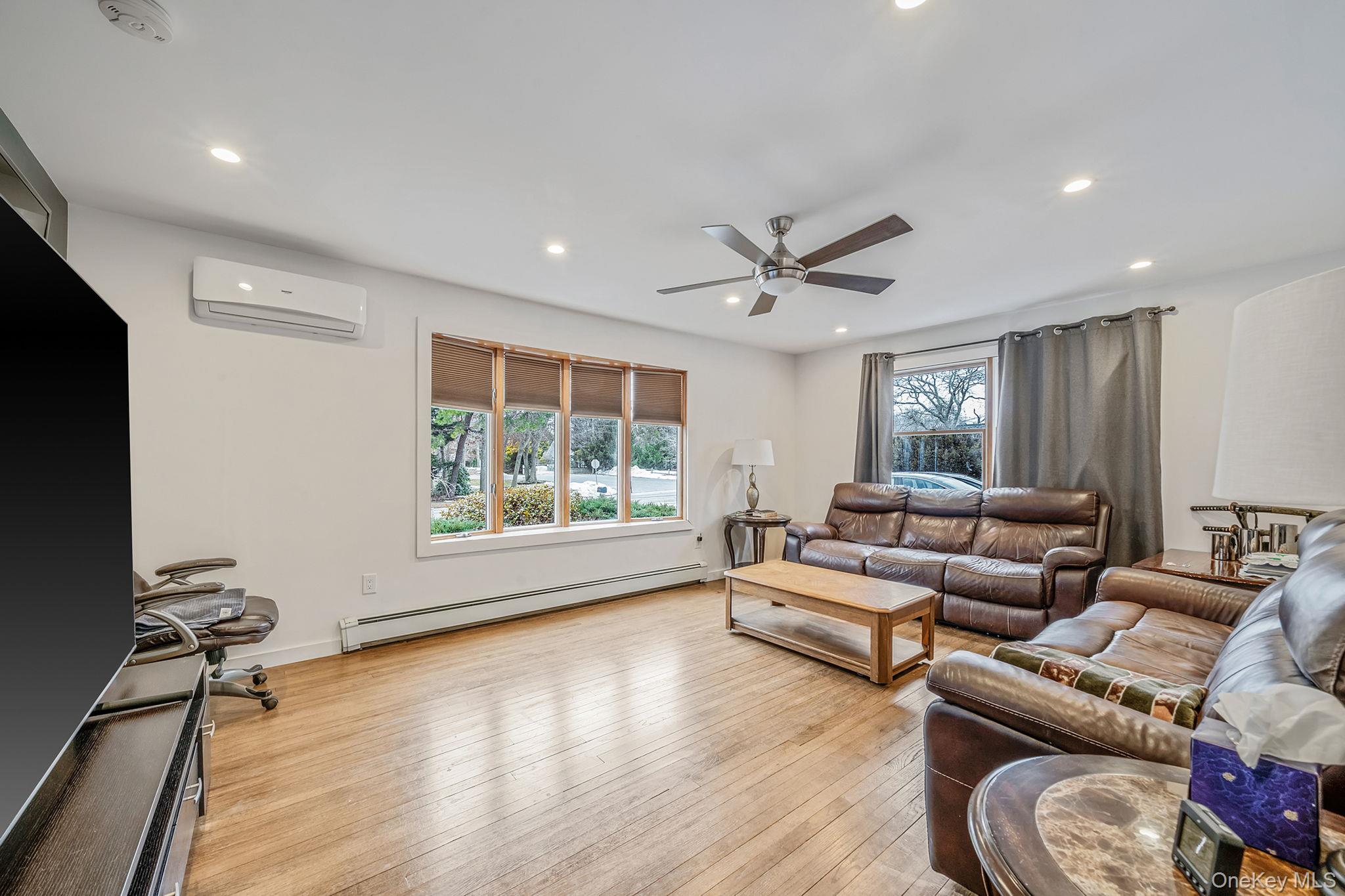 #5 photo, 9 Barnes Road, सफ़ोक काउंटी Manorville , NY 11949