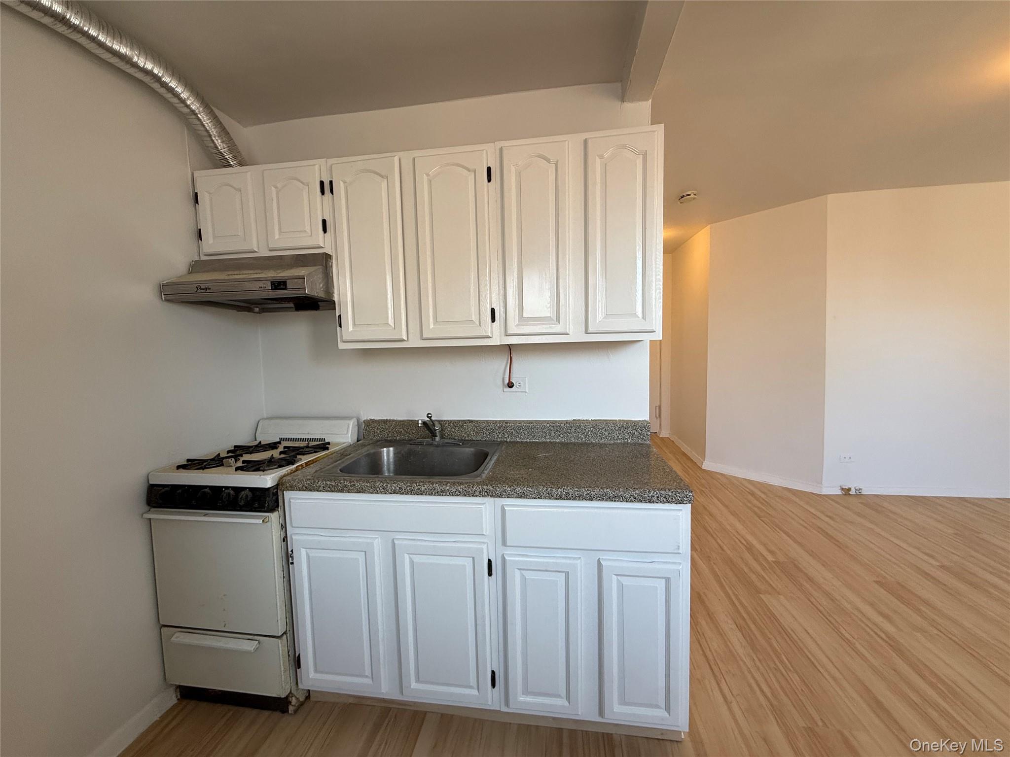 #7 photo, 140-35 Beech Avenue, Flushing , NY 11355