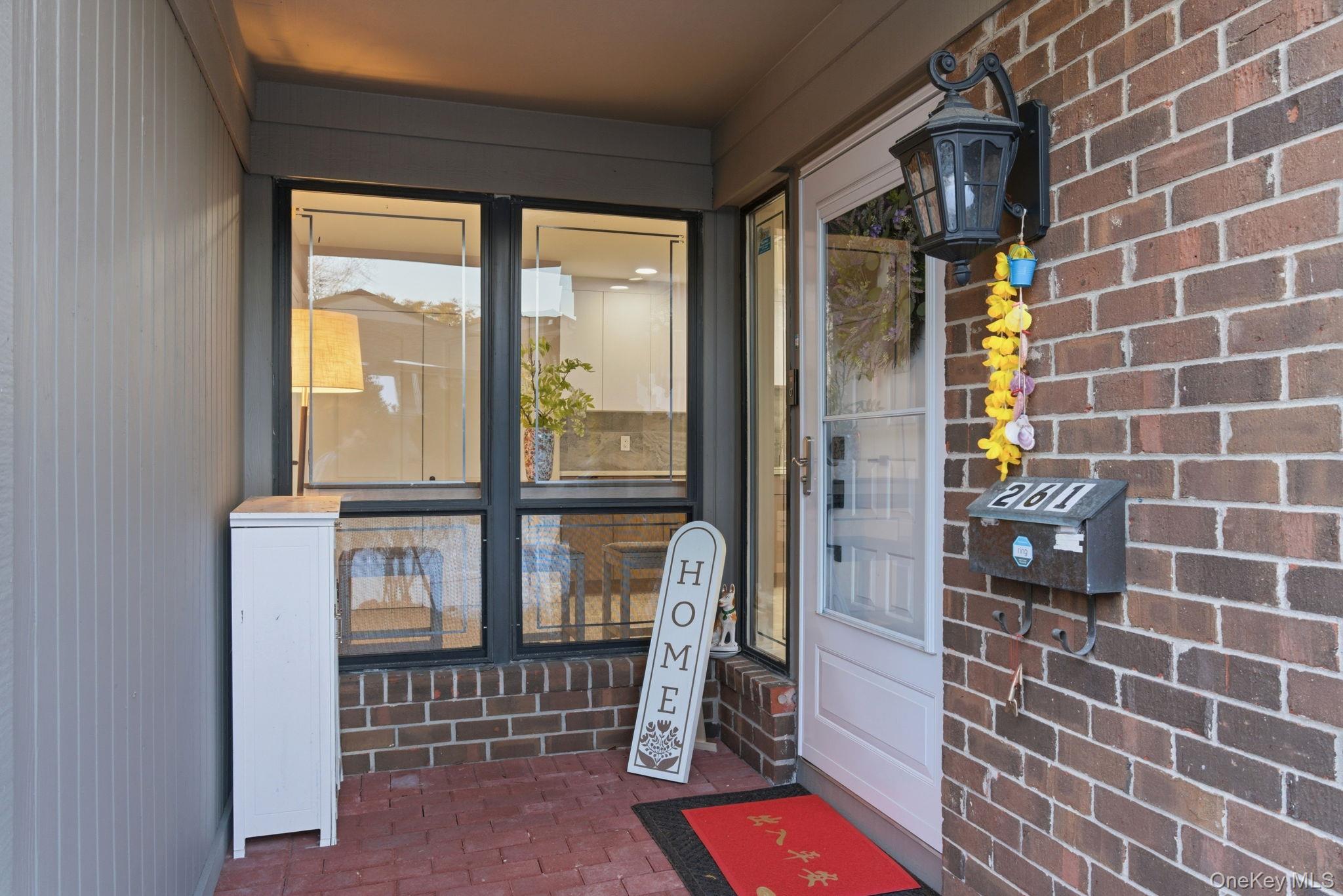 #2 photo, 261 Vista Drive, नासाउ काउंटी Jericho , NY 11753