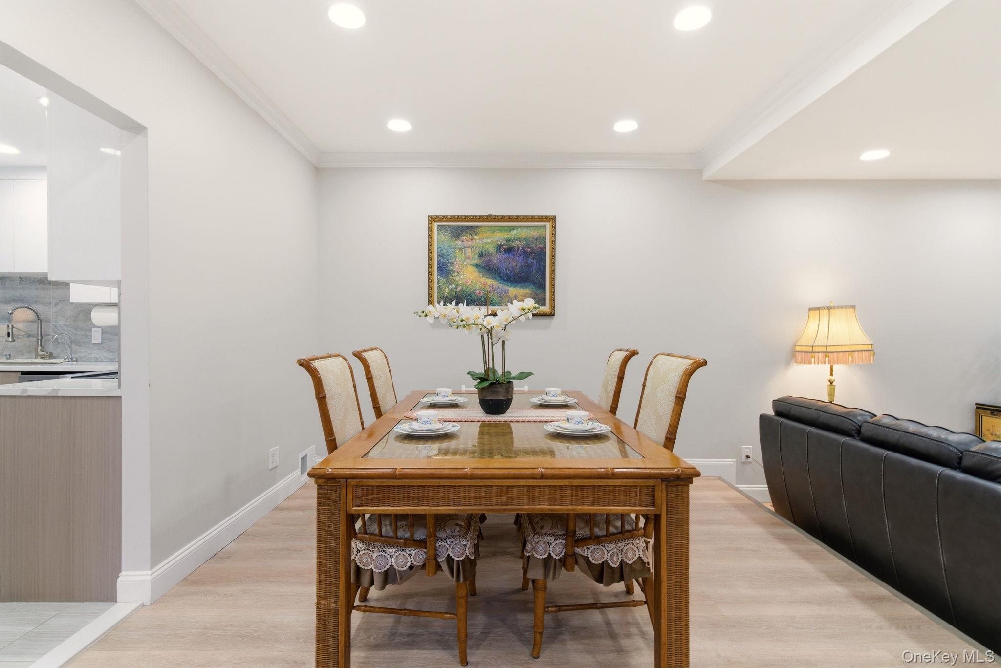 #5 photo, 261 Vista Drive, नासाउ काउंटी Jericho , NY 11753