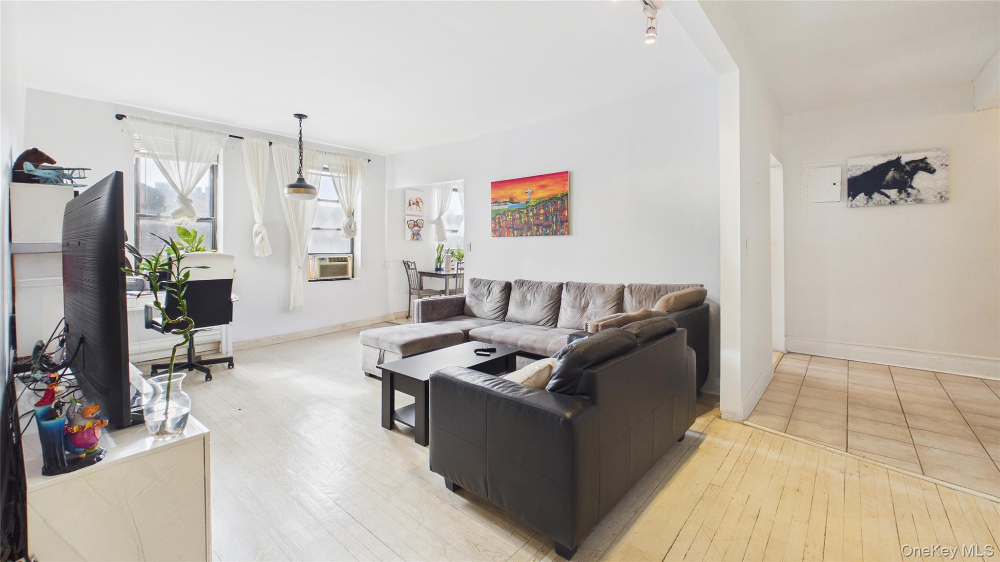 #3 photo, 3564 89th Street, কুইন্‌স Jackson Heights , NY 11372