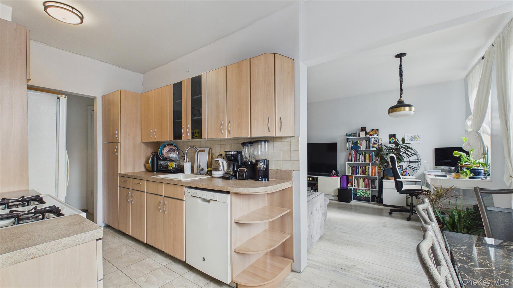 #5 photo, 3564 89th Street, কুইন্‌স Jackson Heights , NY 11372