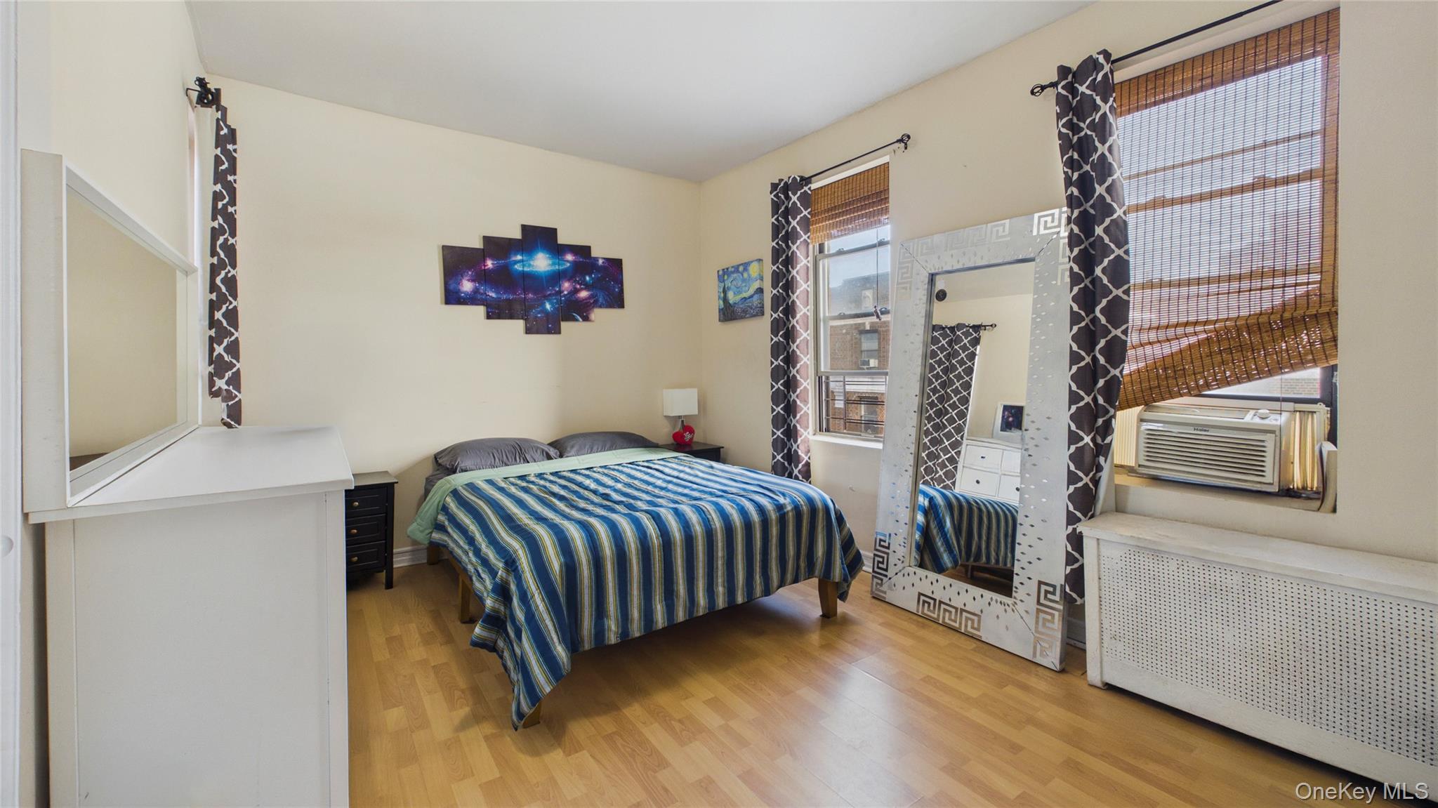 #9 photo, 3564 89th Street, কুইন্‌স Jackson Heights , NY 11372