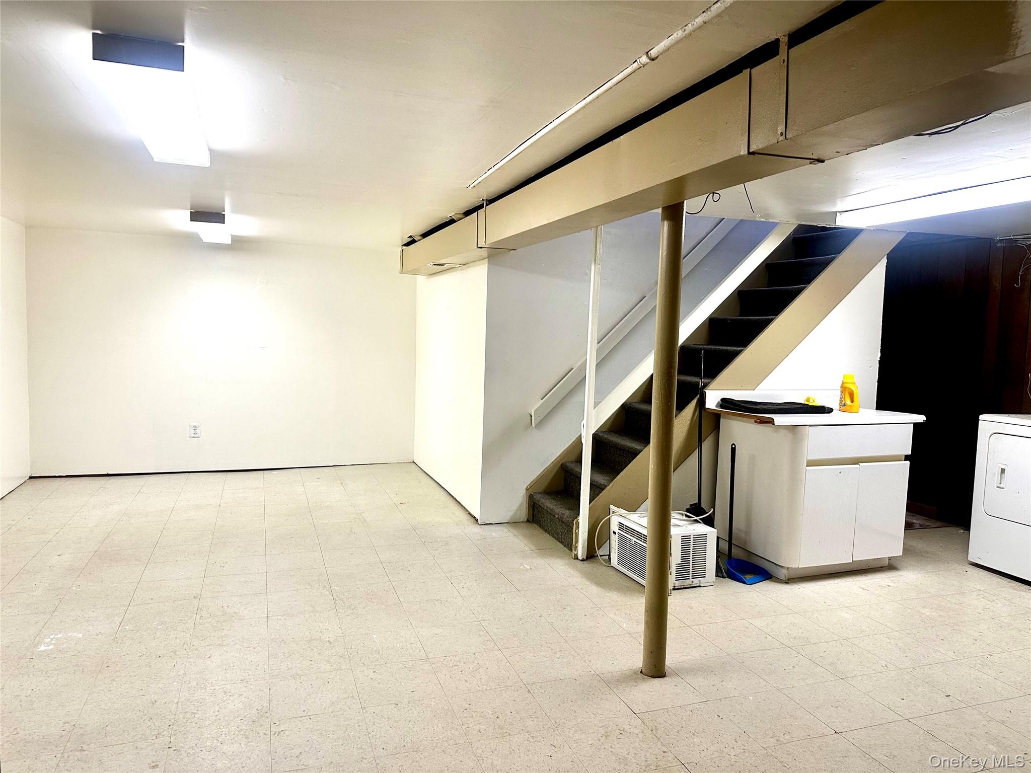 #11 photo, 65 Rock Road, सफ़ोक काउंटी Islip Terrace , NY 11752