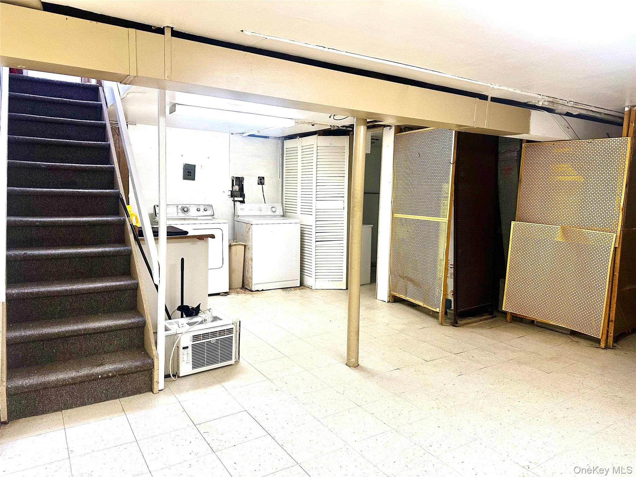 #12 photo, 65 Rock Road, सफ़ोक काउंटी Islip Terrace , NY 11752