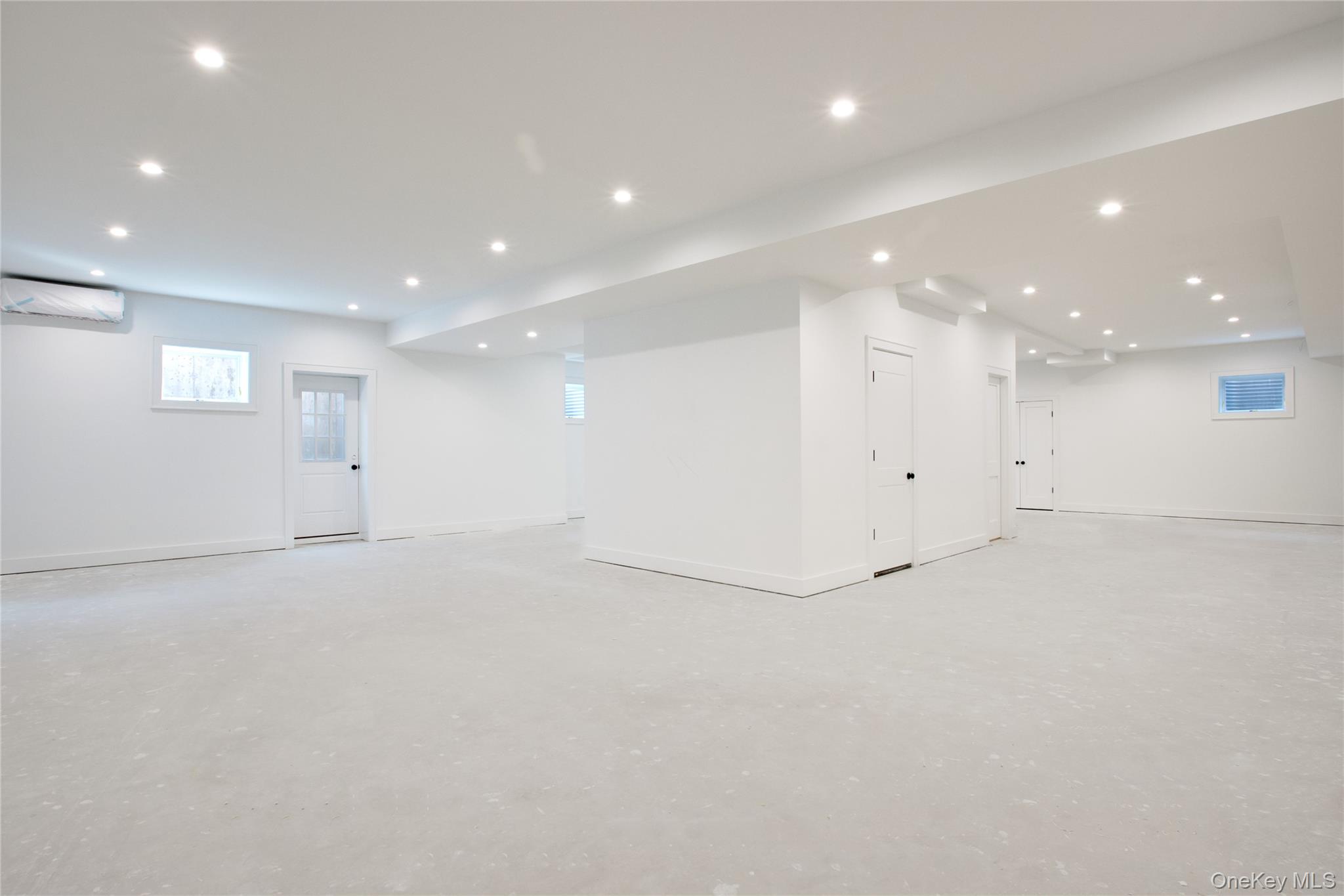 #20 photo, 409 Abbey Road, מחוז נסאו Manhasset , NY 11030