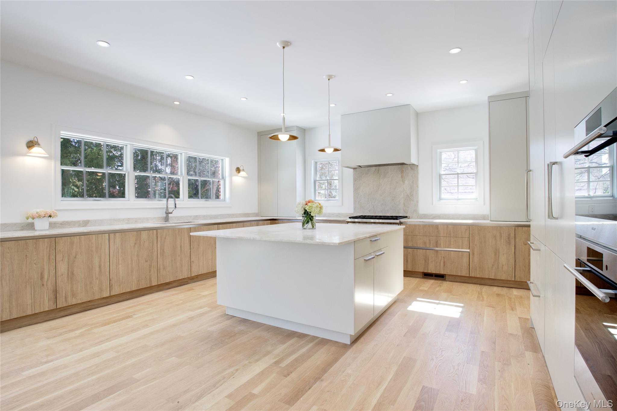 #6 photo, 409 Abbey Road, מחוז נסאו Manhasset , NY 11030