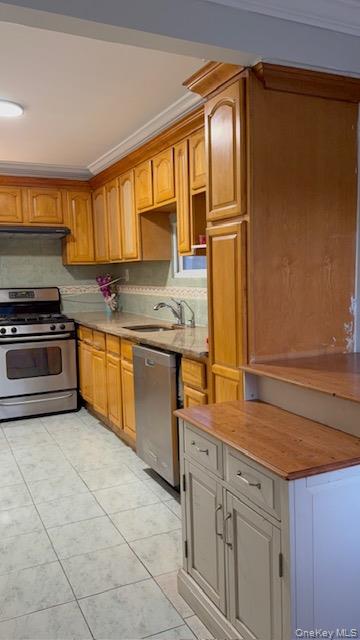 #3 photo, 915 N 7th Street, מחוז נסאו North New Hyde Park , NY 11040