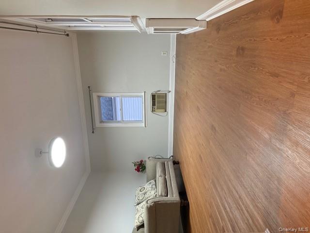 #8 photo, 915 N 7th Street, מחוז נסאו North New Hyde Park , NY 11040