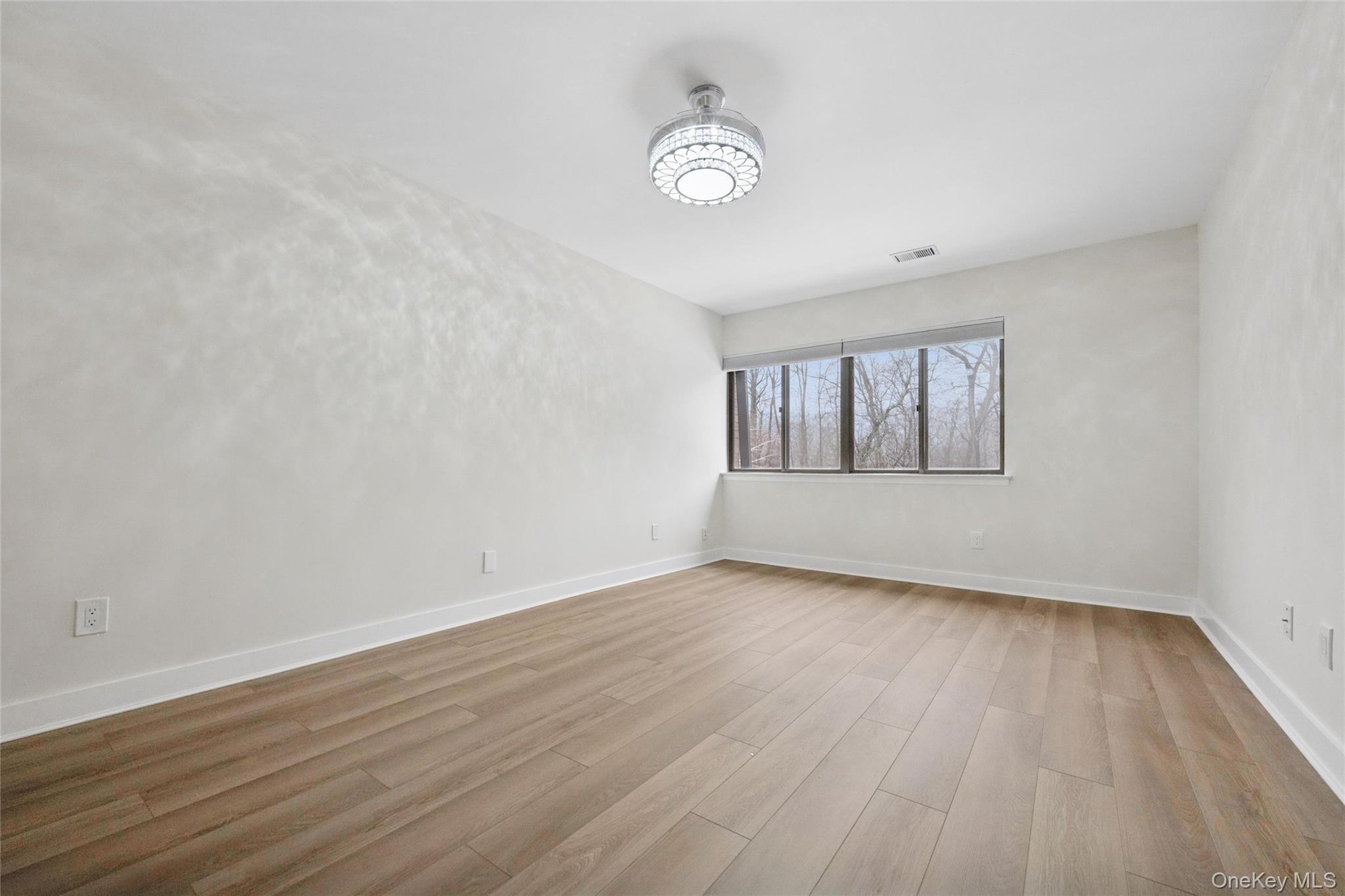 #13 photo, 70 Pheasant Run, Нассау ‖ Roslyn , NY 11576