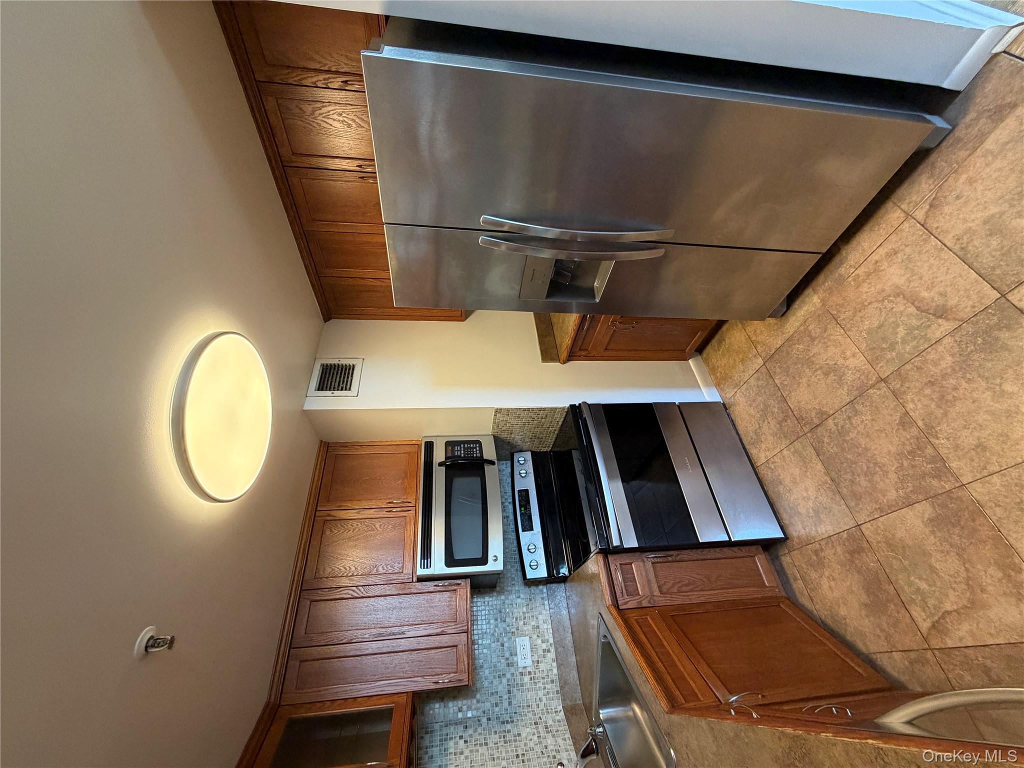 #1 photo, 55 McKinley Avenue, 뉴욕주 White Plains , NY 10606