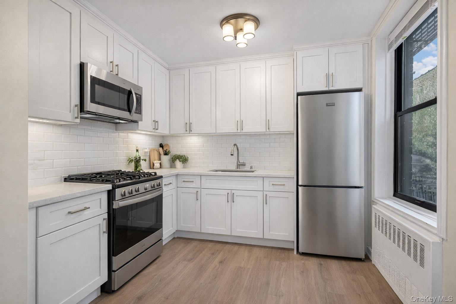 #5 photo, 1725 Edison Avenue, Bronx , NY 10461