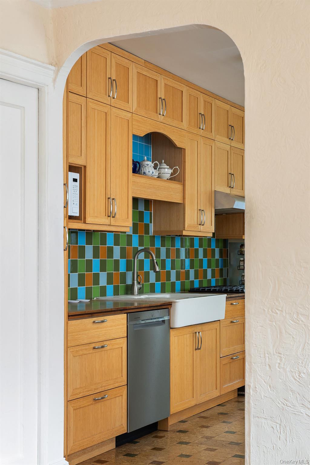 #6 photo, 2536 Lurting Avenue, Bronx , NY 10469