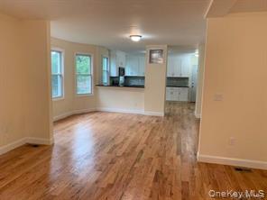 #8 photo, 16 Park Avenue, White Plains , NY 10603