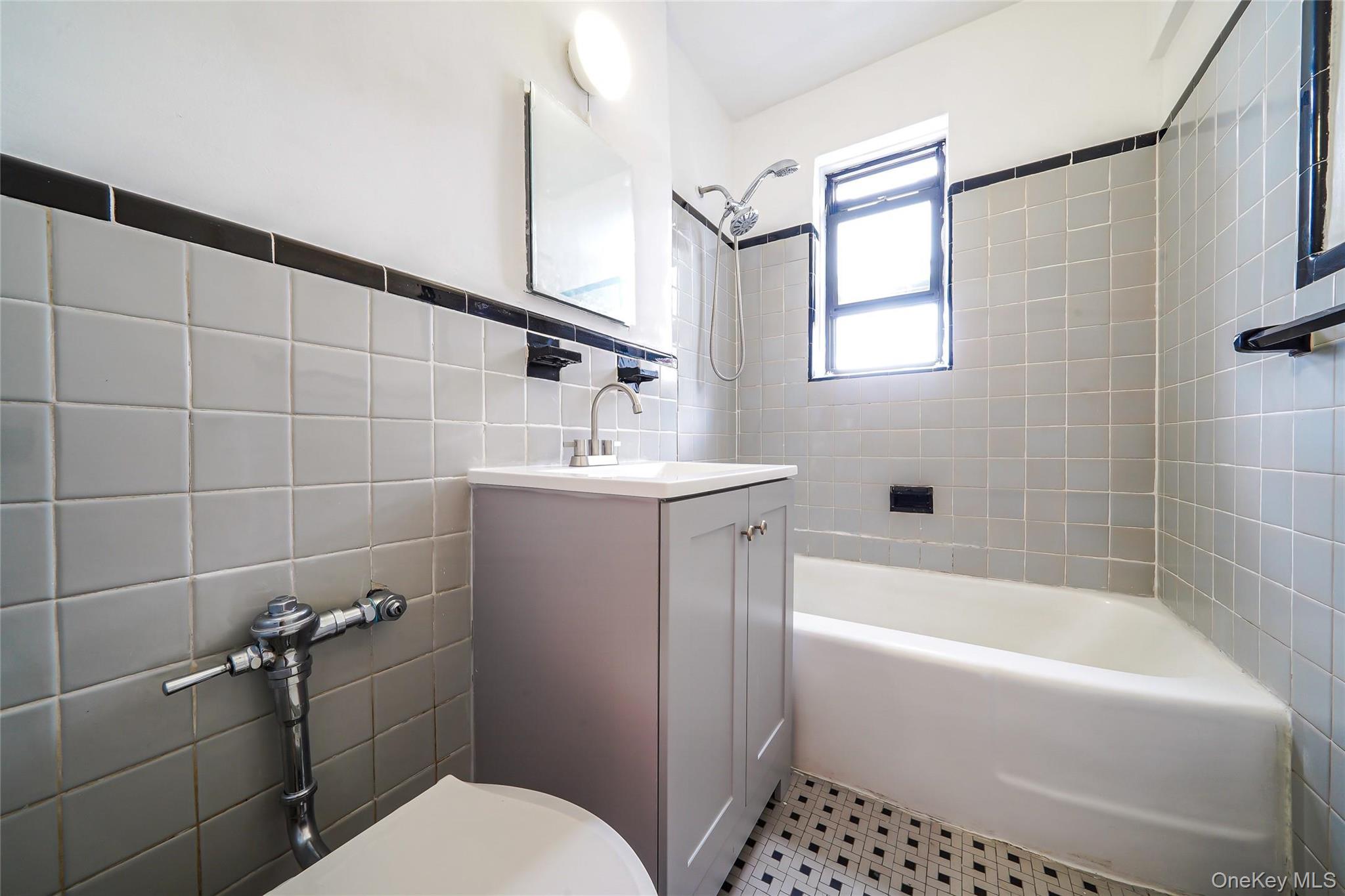 #9 photo, 1 Fisher Drive, Mount Vernon , NY 10552