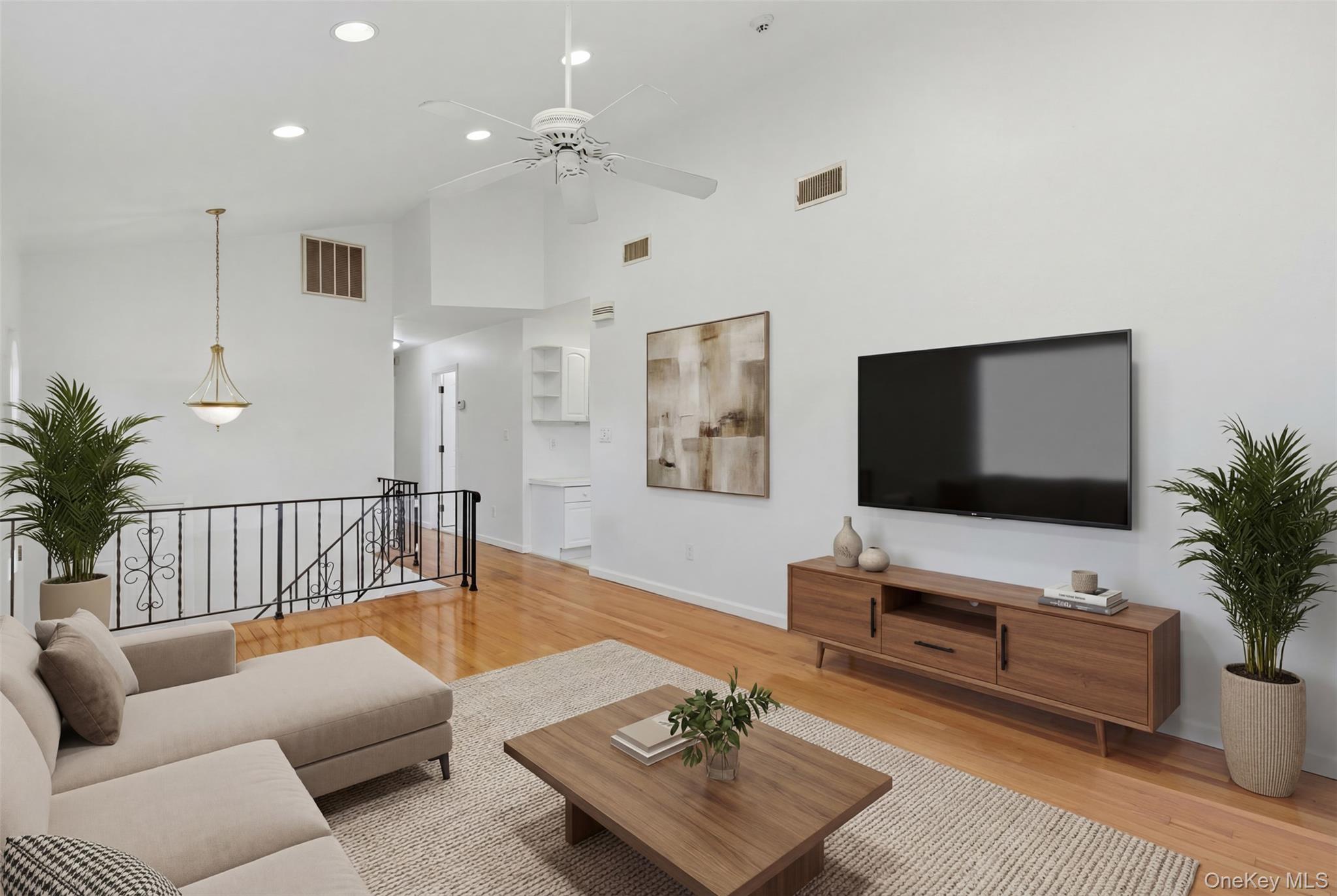 #4 photo, 20 N Washington Avenue, White Plains , NY 10603