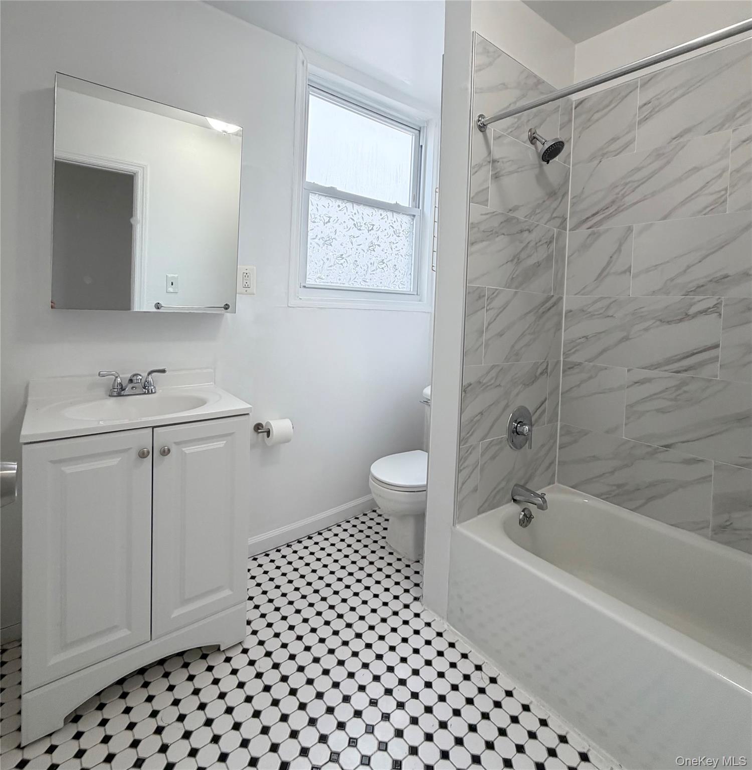 #8 photo, 12 Victoria Lane, 뉴욕주 Yonkers , NY 10701