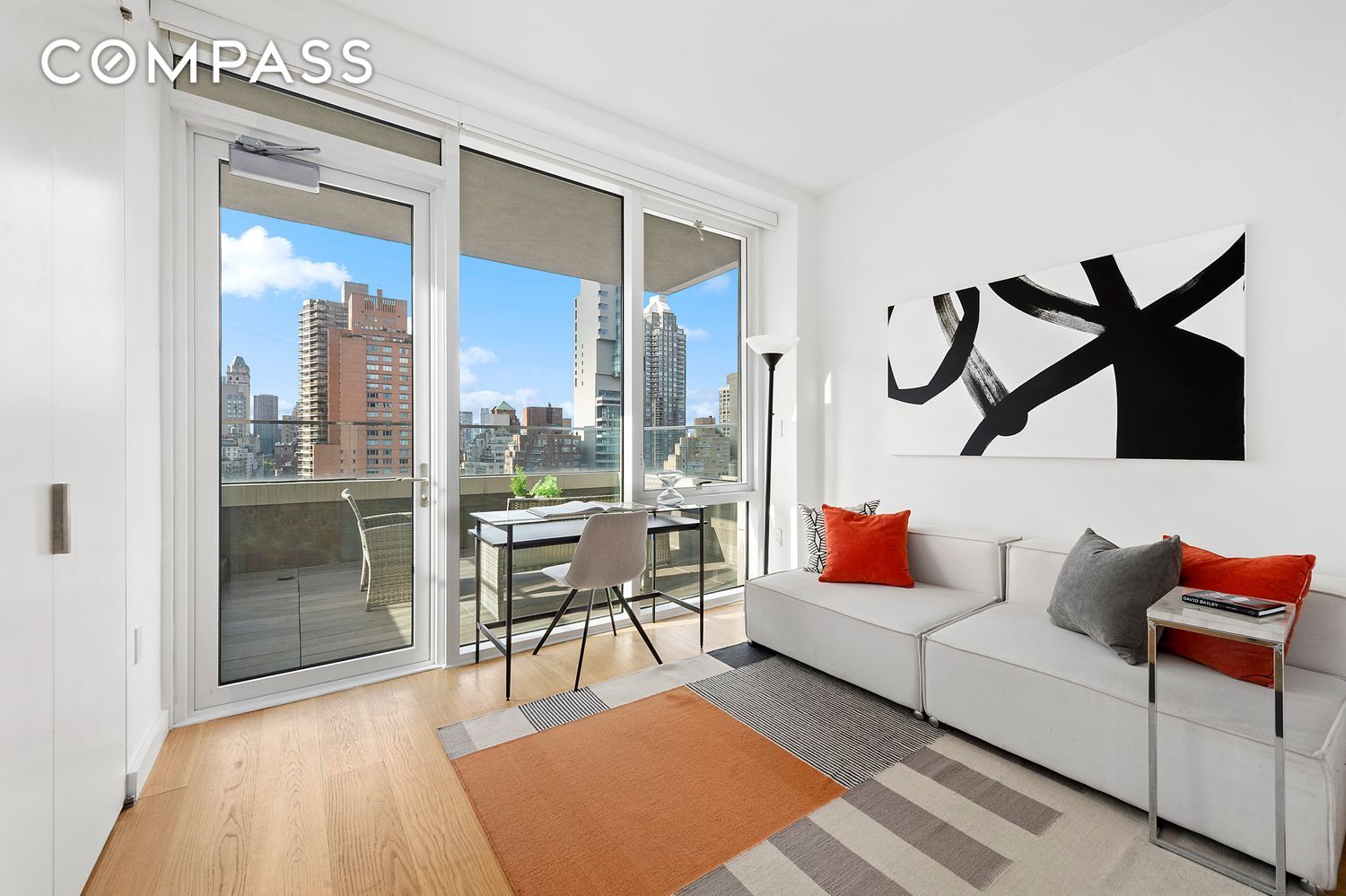 #12 photo, 301 E 61st Street, मैनहटन Lenox Hill , NY 10065