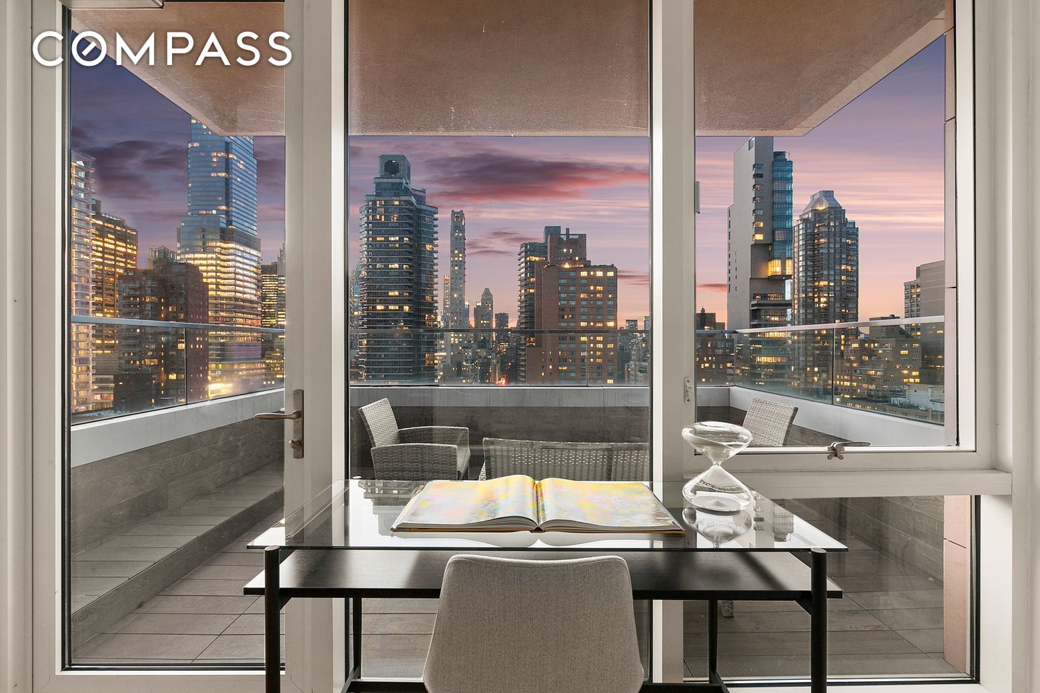 #13 photo, 301 E 61st Street, मैनहटन Lenox Hill , NY 10065