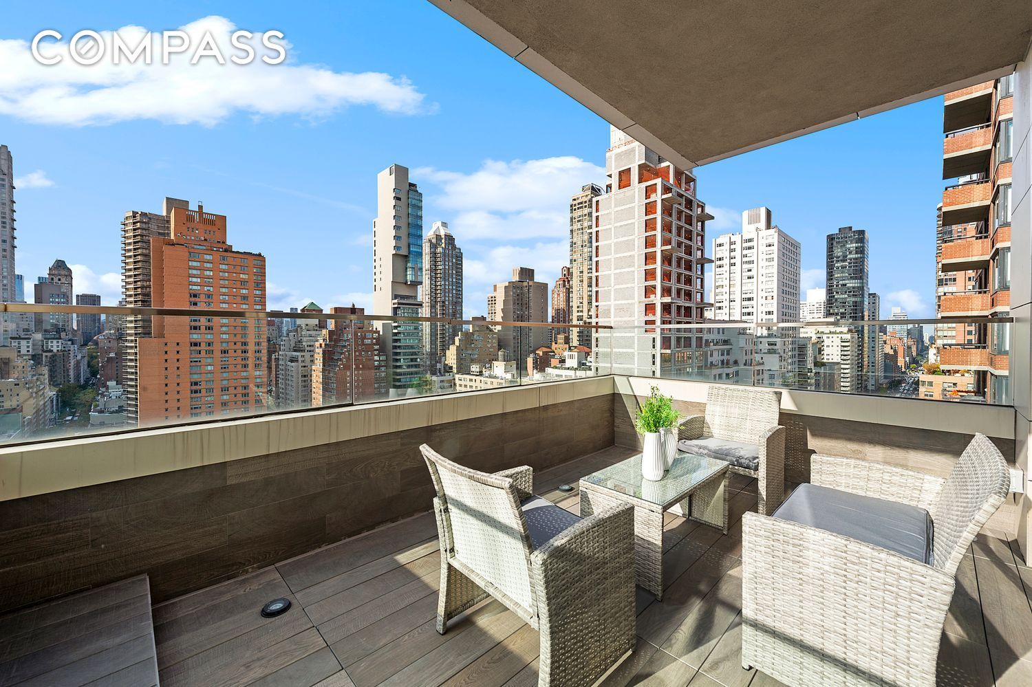 #14 photo, 301 E 61st Street, मैनहटन Lenox Hill , NY 10065