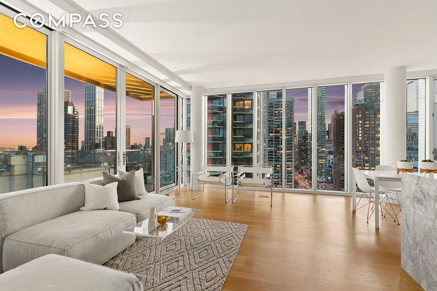 #4 photo, 301 E 61st Street, मैनहटन Lenox Hill , NY 10065