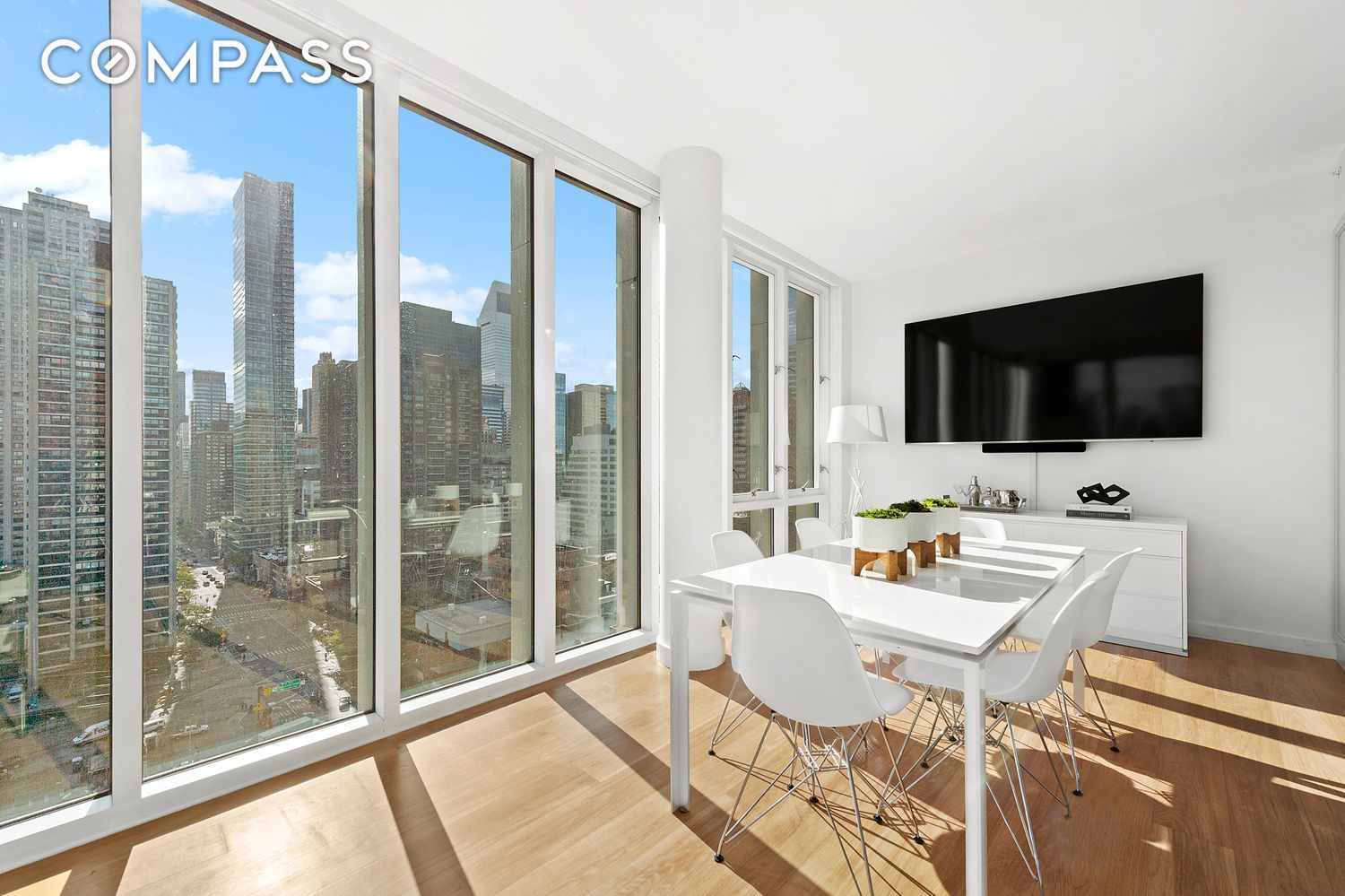 #5 photo, 301 E 61st Street, मैनहटन Lenox Hill , NY 10065