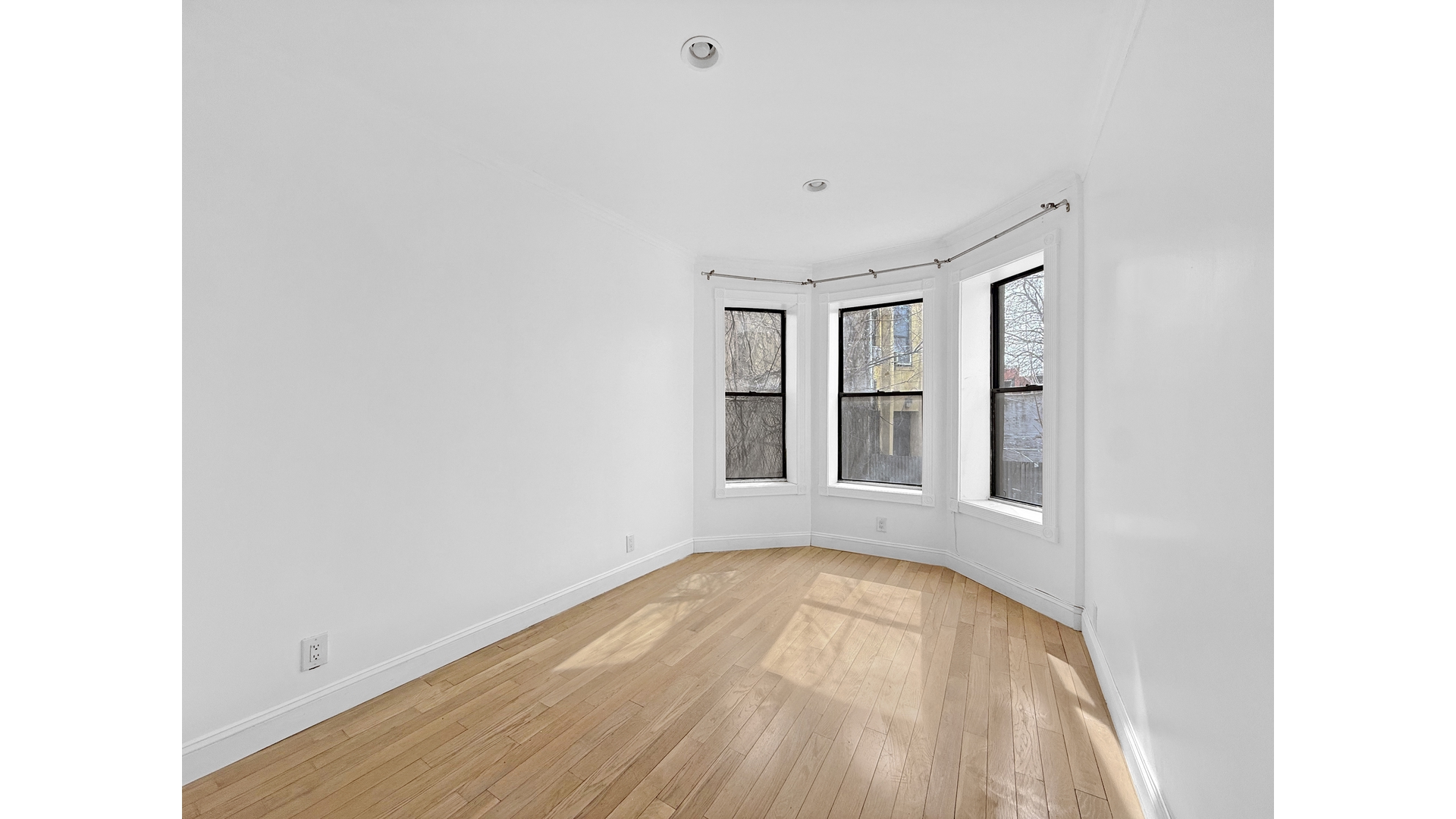 #10 photo, 1592 ST MARKS Avenue, הברונקס Crown Heights , NY 11233