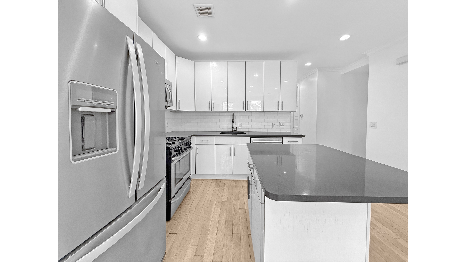 #4 photo, 1592 ST MARKS Avenue, הברונקס Crown Heights , NY 11233