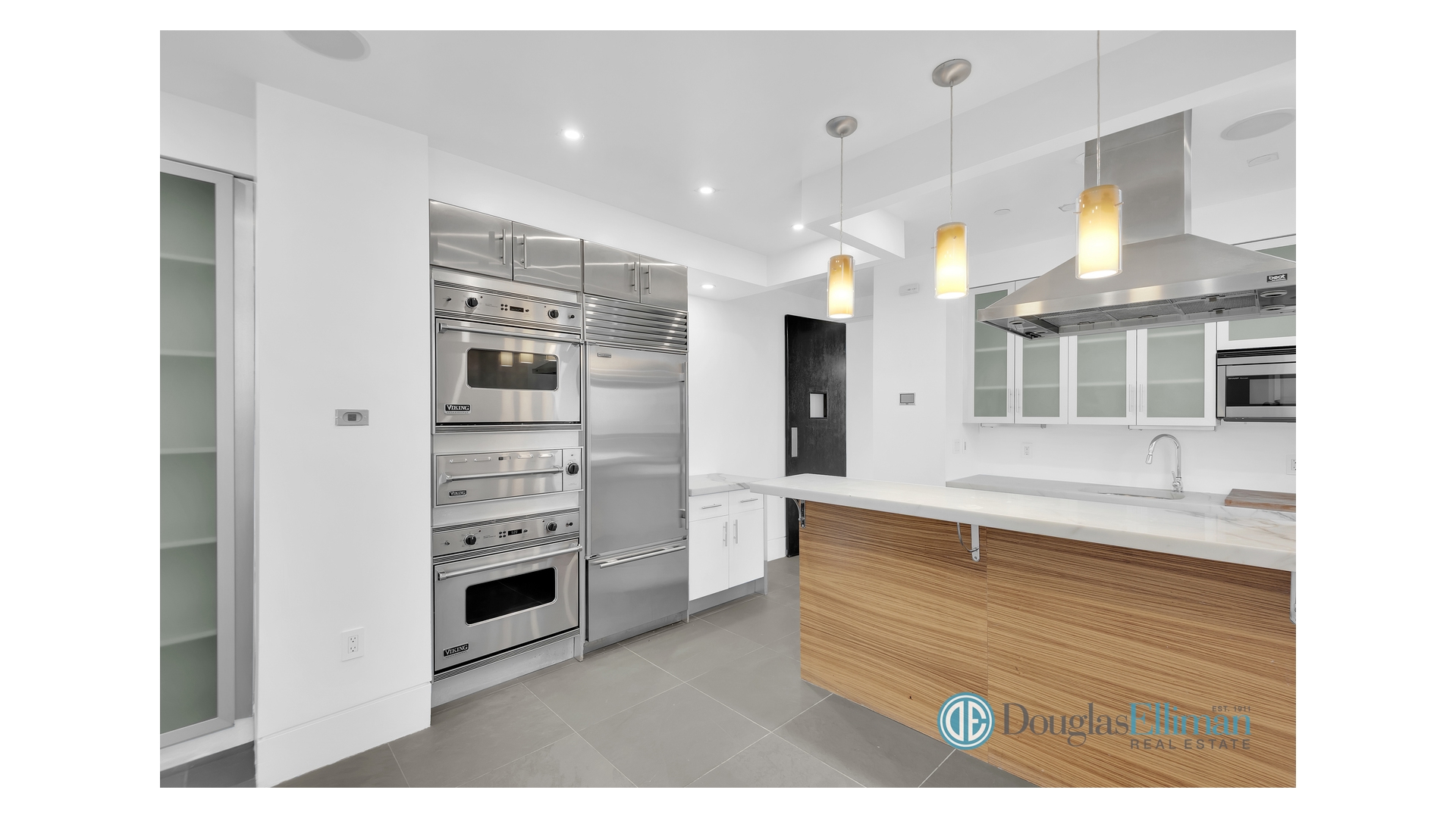 #9 photo, 556 3RD Avenue, Murray Hill , NY 10016