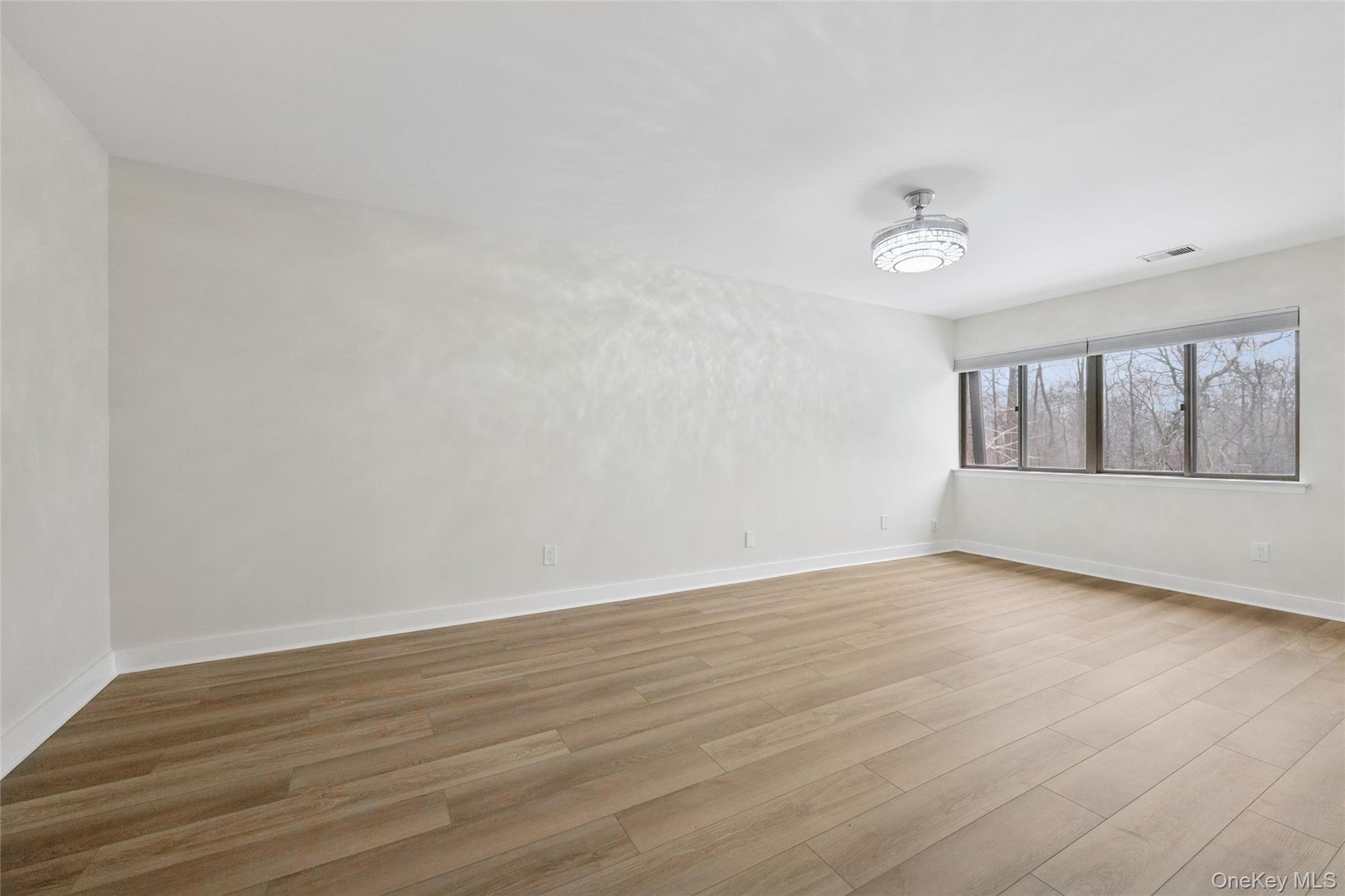 #14 photo, 70 Pheasant Run, מחוז נסאו Roslyn , NY 11576