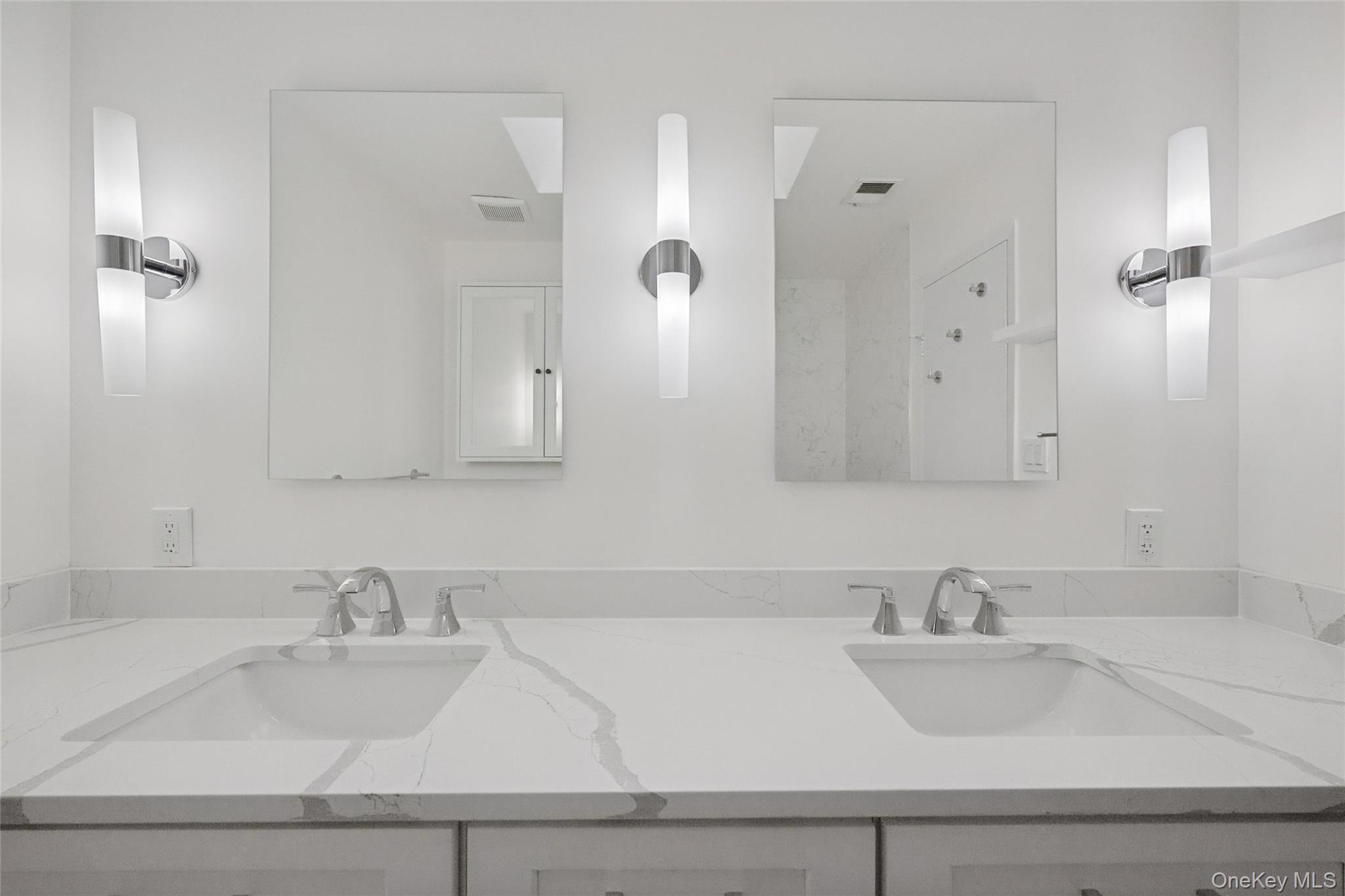 #16 photo, 70 Pheasant Run, מחוז נסאו Roslyn , NY 11576