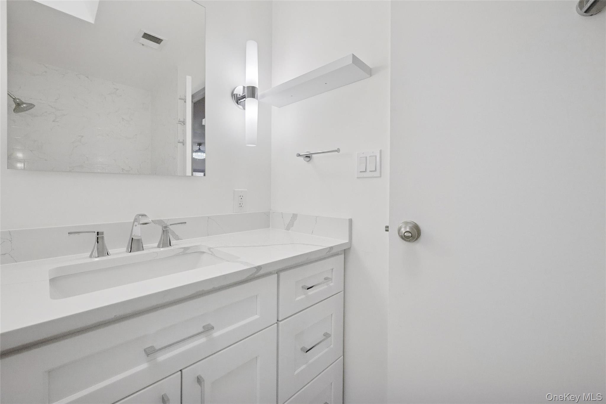 #17 photo, 70 Pheasant Run, מחוז נסאו Roslyn , NY 11576