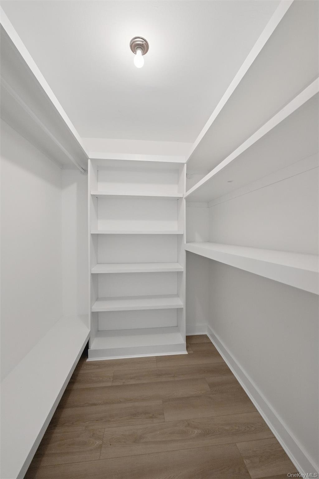 #18 photo, 70 Pheasant Run, מחוז נסאו Roslyn , NY 11576