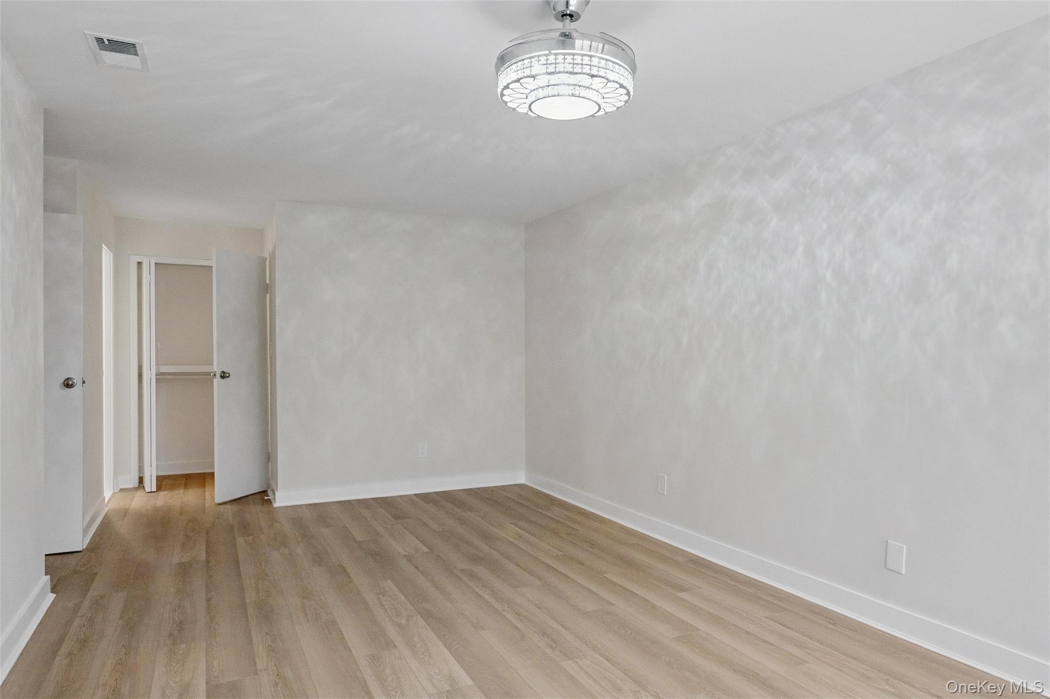 #6 photo, 70 Pheasant Run, מחוז נסאו Roslyn , NY 11576