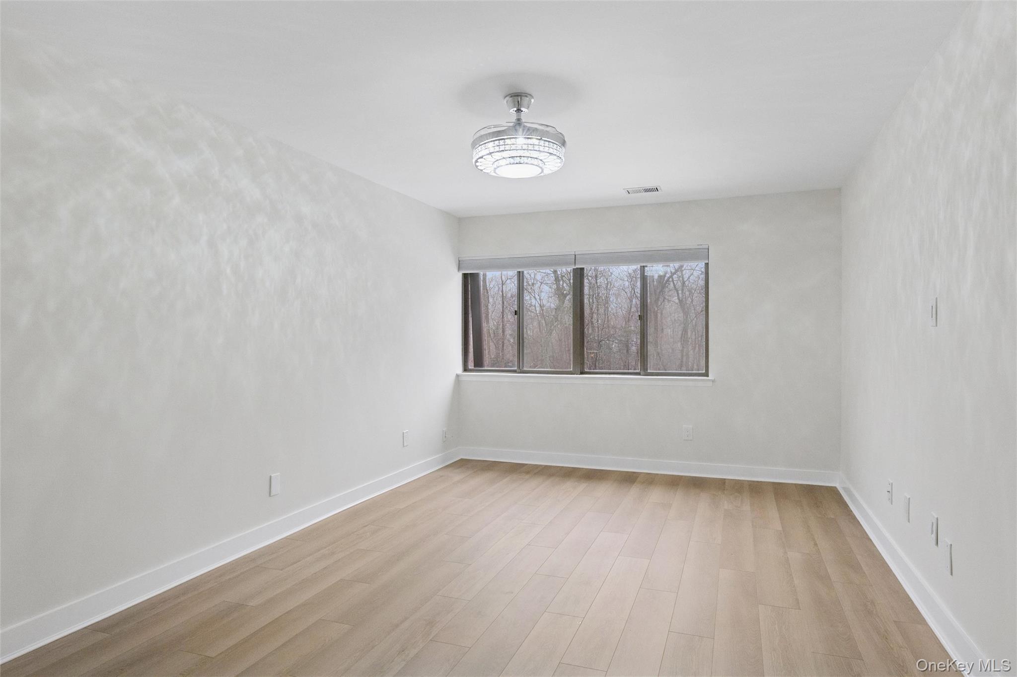 #8 photo, 70 Pheasant Run, מחוז נסאו Roslyn , NY 11576