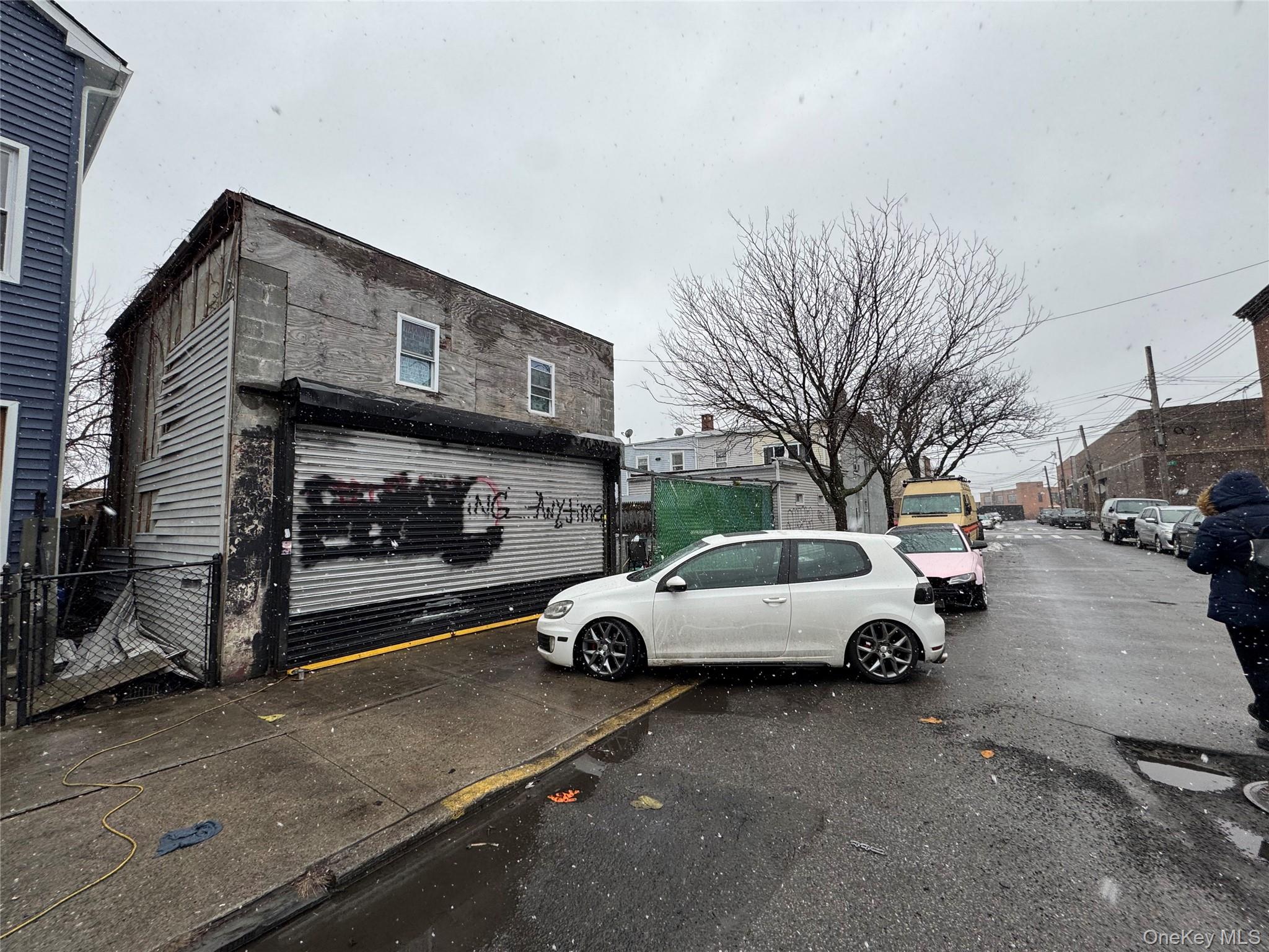 #3 photo, 5755 58th Street, קווינס Maspeth , NY 11378