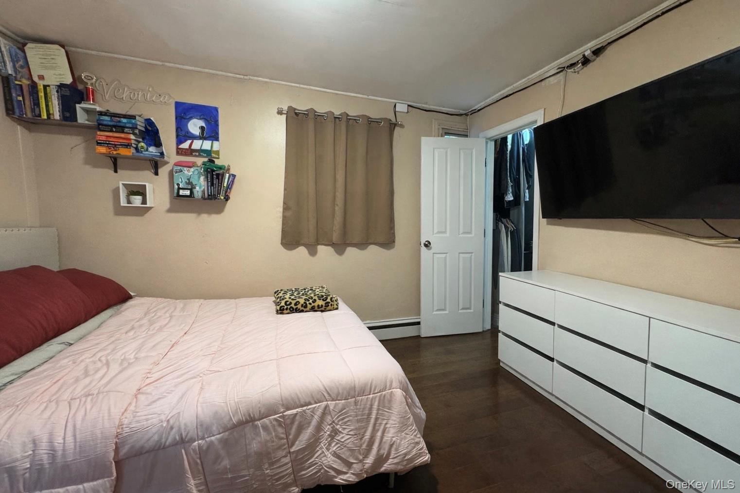 #6 photo, 5755 58th Street, קווינס Maspeth , NY 11378