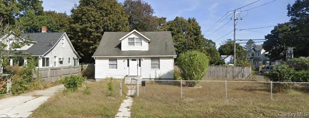 #1 photo, 173 Ferndale Boulevard, מחוז סאפוק Islip , NY 11751