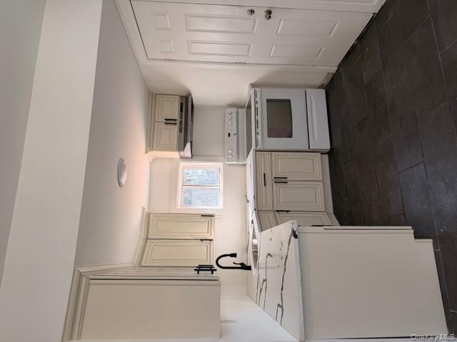 #5 photo, 173 Ferndale Boulevard, Islip , NY 11751