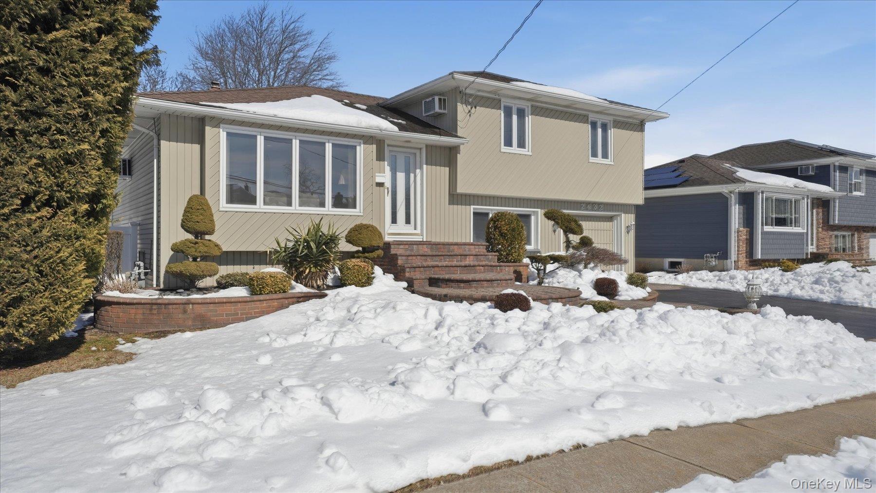 #4 photo, 2432 Aron Drive, Seaford , NY 11783