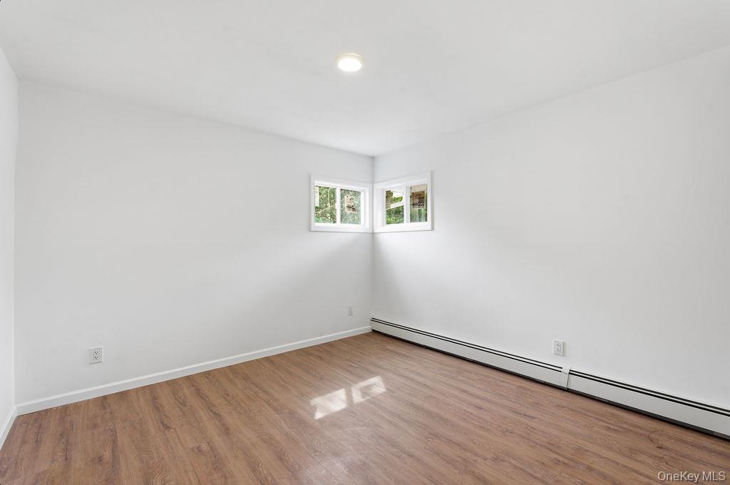 #14 photo, 45 Meadowbrook Drive, 東長島 Brentwood , NY 11717