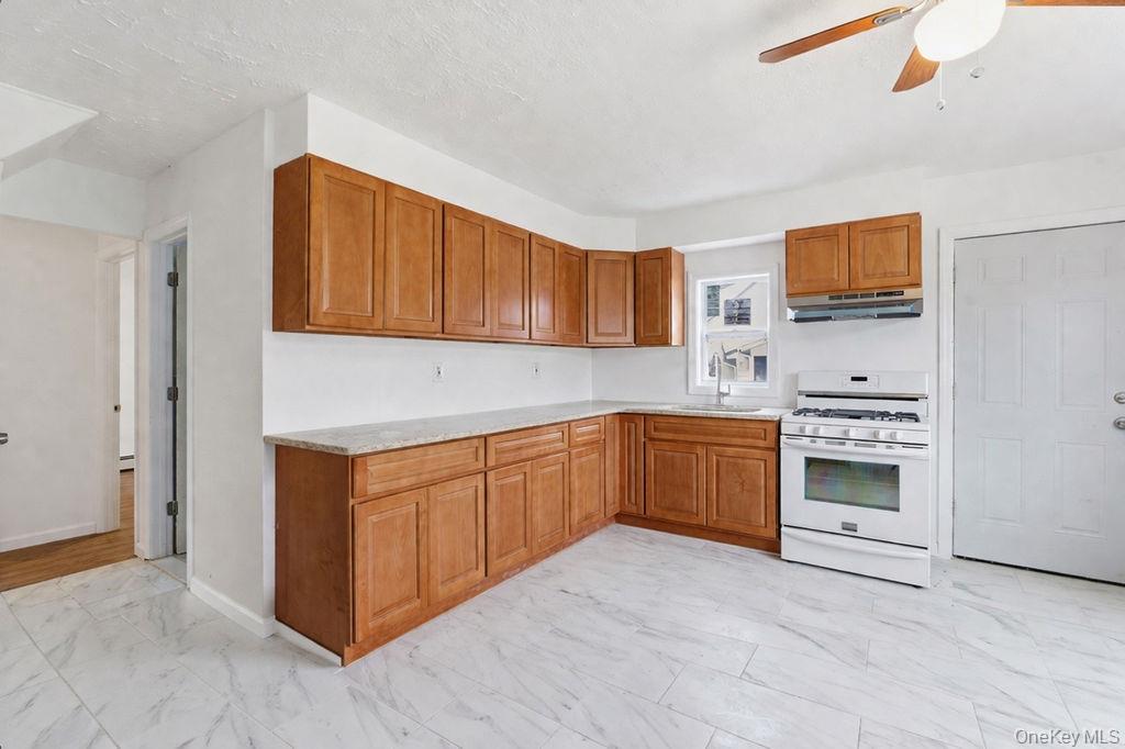 #5 photo, 45 Meadowbrook Drive, 東長島 Brentwood , NY 11717