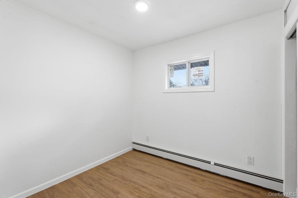 #6 photo, 45 Meadowbrook Drive, 東長島 Brentwood , NY 11717