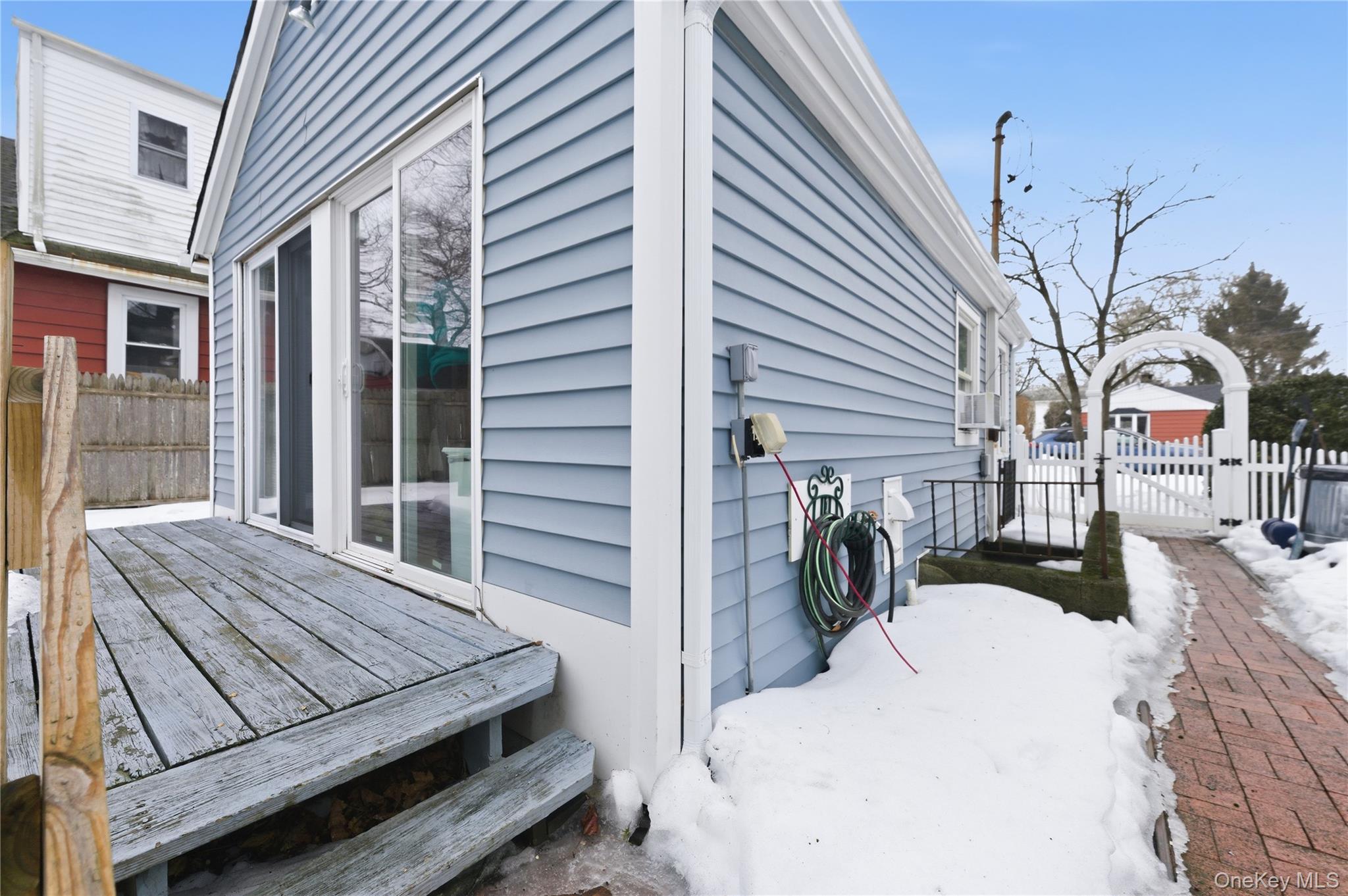 #19 photo, 20 Bristol Street, Huntington , NY 11743