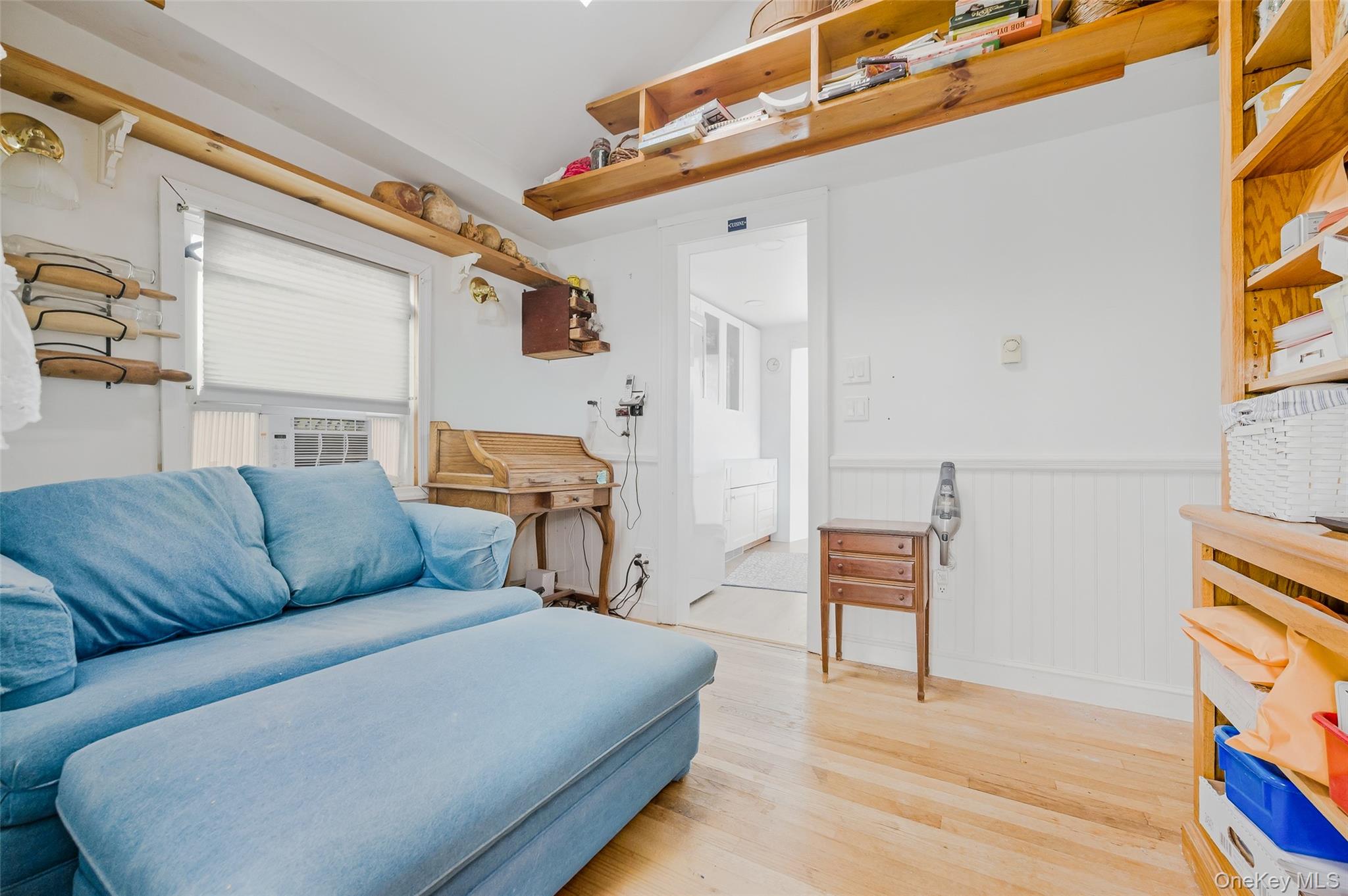 #5 photo, 20 Bristol Street, Huntington , NY 11743